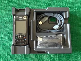 Nokia N70 con scatola e accessori