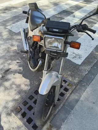 Yamaha XS 400