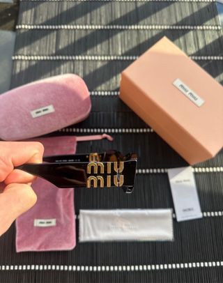 Gafas de sol Miu Miu originales – modelo SMU 11W