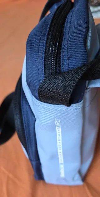 Bolso bandolera Reebok unisex azul y negro