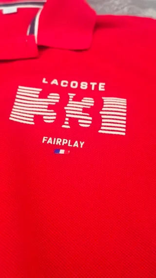 Polo Lacoste Edición Fairplay Rojo