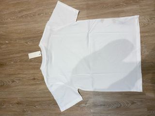 Camiseta Ami Paris blanca corazón rojo talla S