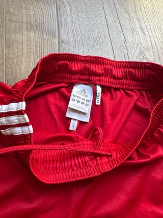 Pantalón corto deportivo Adidas rojo