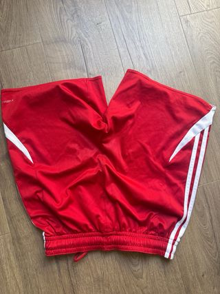 Pantalón corto deportivo Adidas rojo