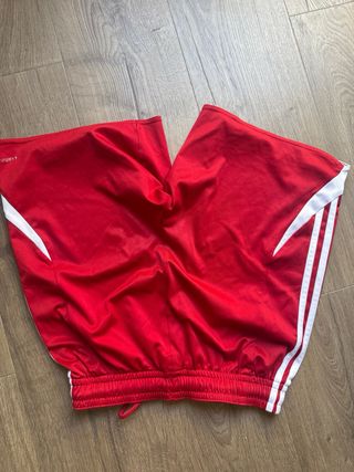 Pantalón corto deportivo Adidas rojo