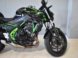 Kawasaki Z650 Negra/Verde