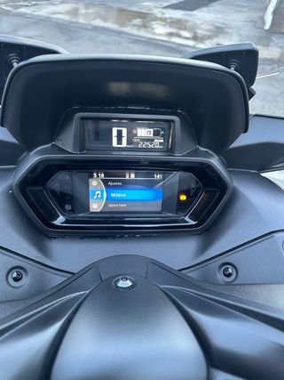 Yamaha Xmax 300 TechMax Negra mate lista para usar