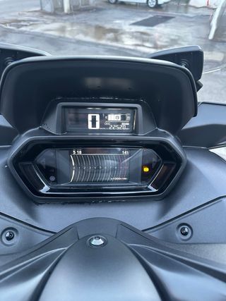 Yamaha Xmax 300 TechMax Negra mate lista para usar