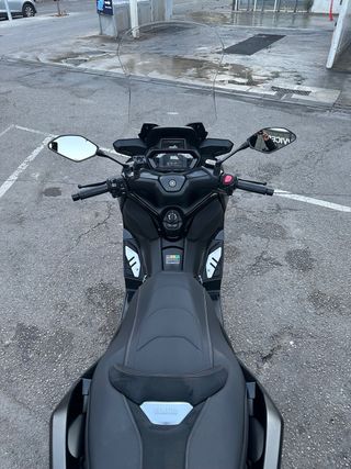 Yamaha Xmax 300 TechMax Negra mate lista para usar