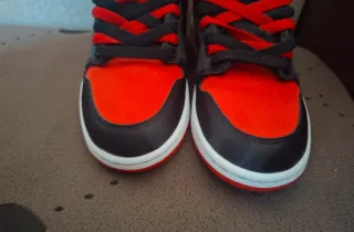 Air Jordan Sneakers Rosse e Nere