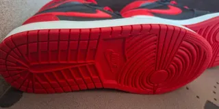 Air Jordan Sneakers Rosse e Nere