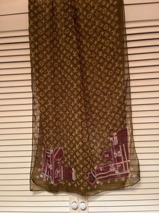 Foulard Louis Vuitton Monogram Marrón