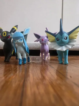 Pokemon Scale World Eevee Evolutions
