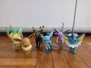 Pokemon Scale World Eevee Evolutions