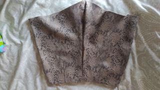 Falda pantalón efecto piel serpiente en negro y ma