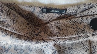 Falda pantalón efecto piel serpiente en negro y ma