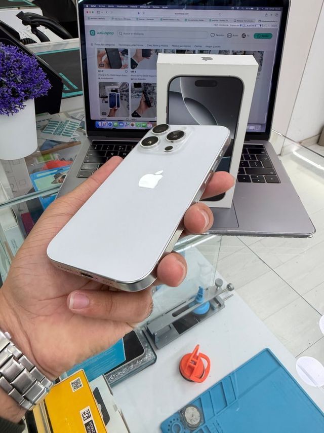 iPhone 16 Pro Max 256GB Semi Nuevo