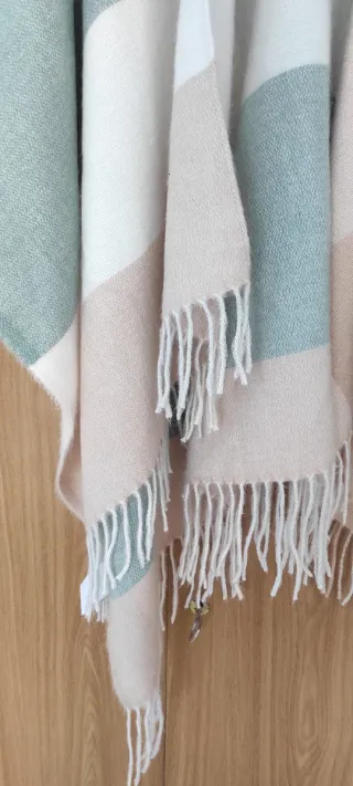 Poncho Natura Beige y Verde Talla Única