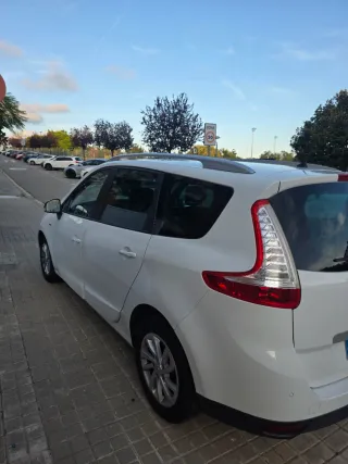 Renault Grand Scenic 2015
