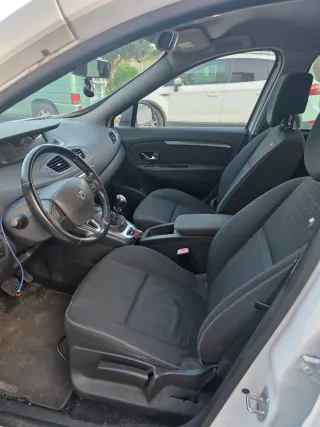 Renault Grand Scenic 2015