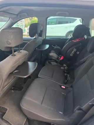 Renault Grand Scenic 2015