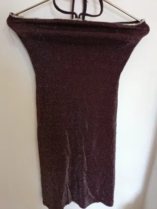 Vestido fiesta brillante morado. Borde plateado