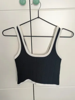 Crop top Zara negro y blanco
