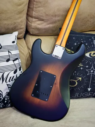 Squier 40th Stratocaster Anniversary Tobacco Aged