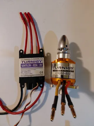 Motor y variador Turnigy para avión/coche