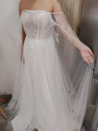 Vestido de fiesta blanco con pedrería