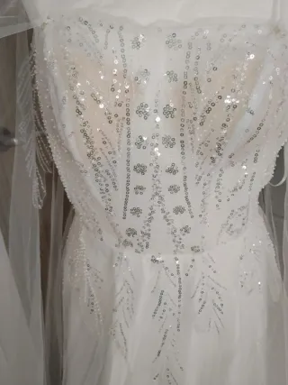 Vestido de fiesta blanco con pedrería