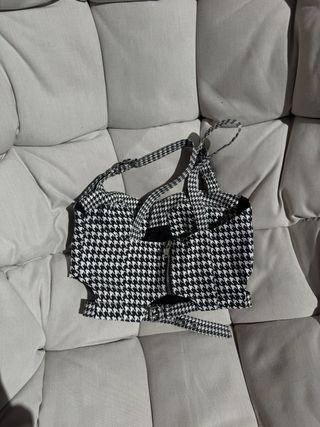 Top Bershka Pata de Gallo Tirantes