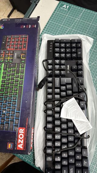 Trust Gaming GXT 835 Azor Teclado Gaming RGB