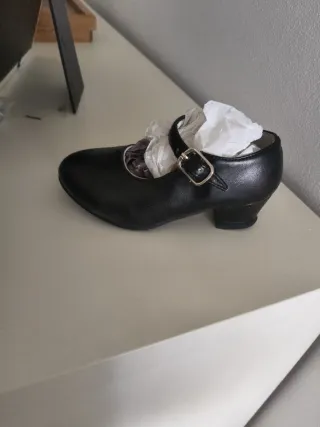 Zapatos Flamenca Niña Tacón Negro número 25
