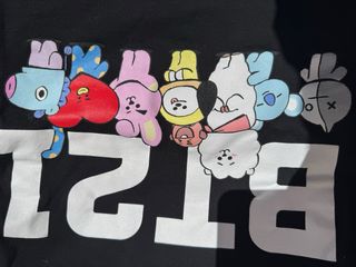 Camiseta Crop BT21 Bershka Talla M