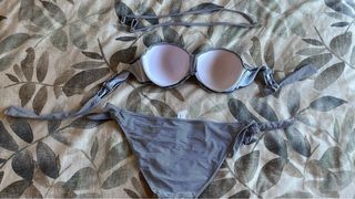 Bikini nuevo de dos piezas con estampado de rayas