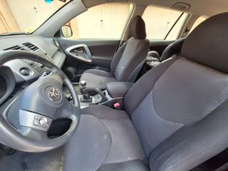 Toyota RAV4 impecable son sólo 152500 Kms!