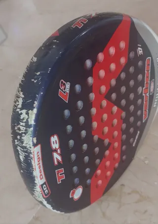 Pala de pádel Varlion con funda