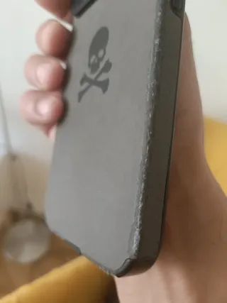 Custodia iPhone 15 Scalpers Calavera