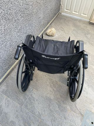 Silla ruedas ancha