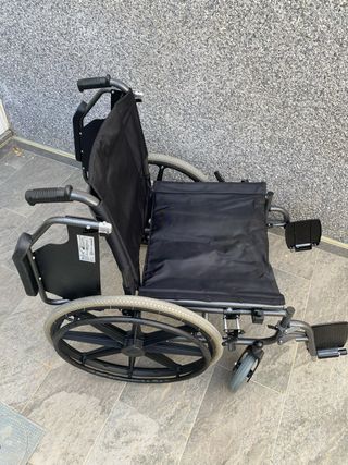 Silla ruedas ancha
