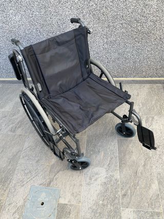 Silla ruedas ancha