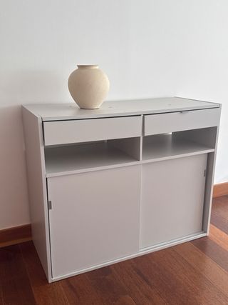 Aparador IKEA SPIKSMED gris claro