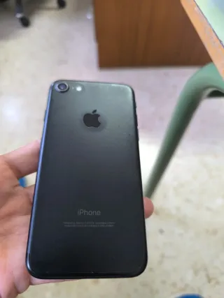 iPhone 7 128GB Negro/Plateado - Batería 100%