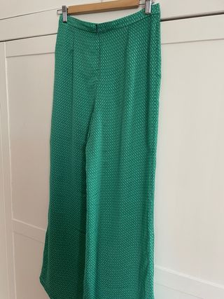Pantalón culotte Zara verde estampado