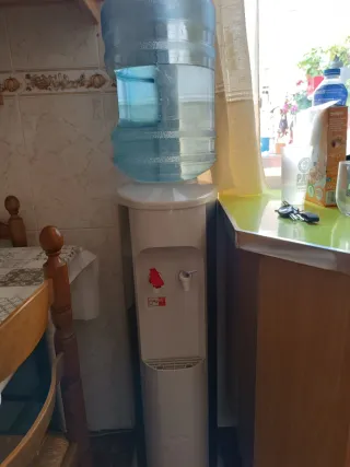 Dispensador agua fría y caliente