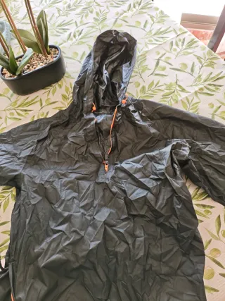 Chubasquero cortavientos Quechua negro