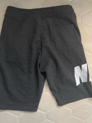Pantalones cortos Nike grises