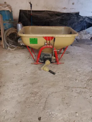 Abonadora Aguirre Tafalla con topo