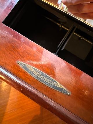 Antiguo estereoscopio de madera